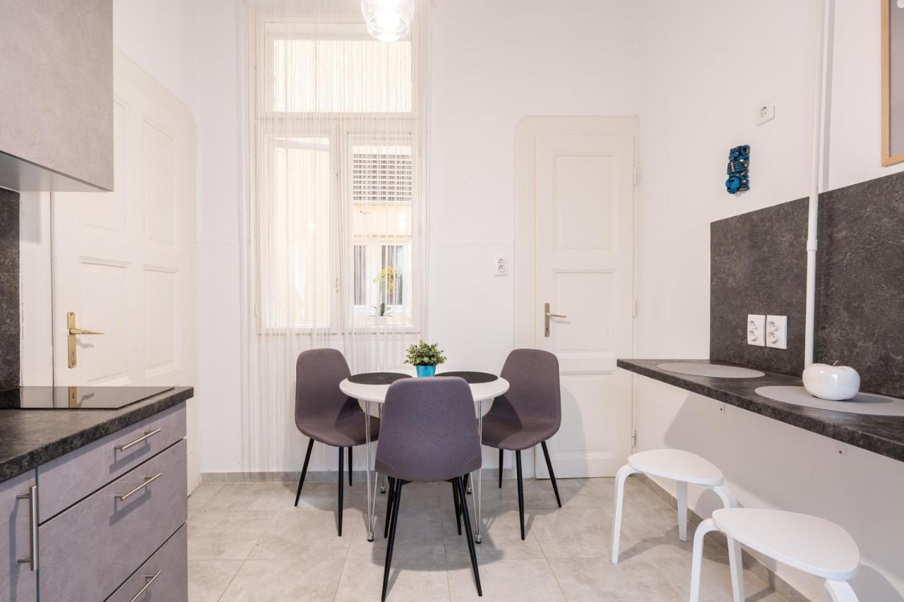 The White House Apartment Budapest Exterior foto